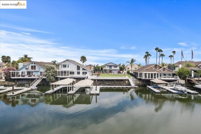 Building Photo - 5752 Drakes Dr