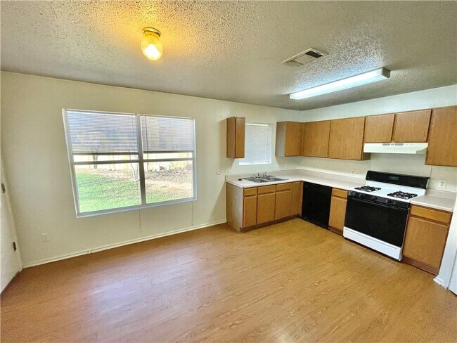 Building Photo - 4902 Dove Creek Cove