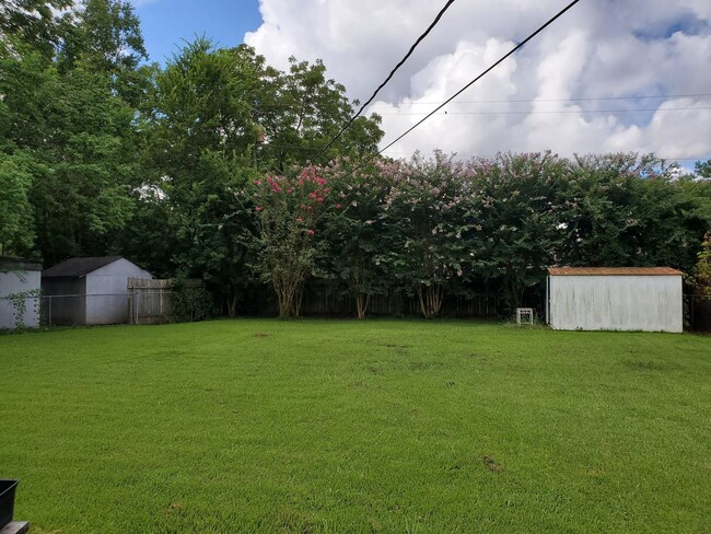 Building Photo - 3 br, 2 bath House - 627 Woodmere Dr