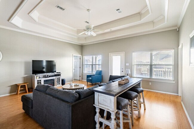 Foto del edificio - 3229 Castle Dr