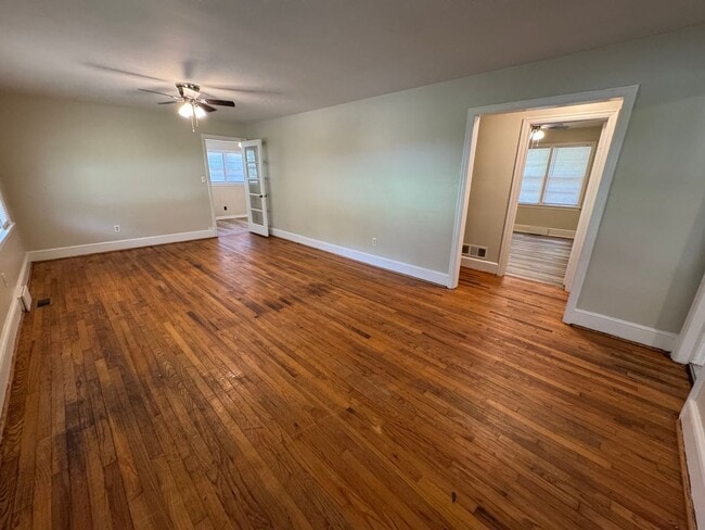 Building Photo - 3/1 House in West Rome with bonus room- $1...