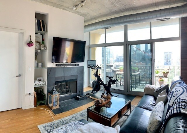 Foto del edificio - 700 N Larrabee St