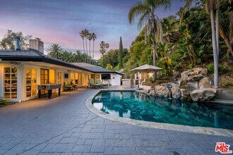 Building Photo - 9023 Alto Cedro Dr