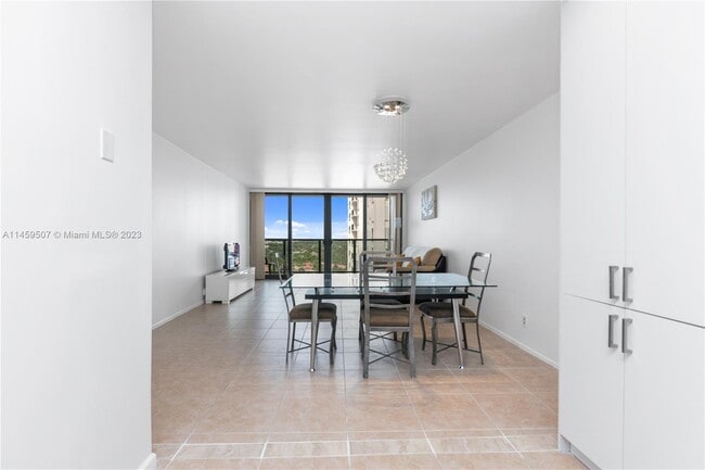 Foto del edificio - 2301 S Ocean Dr