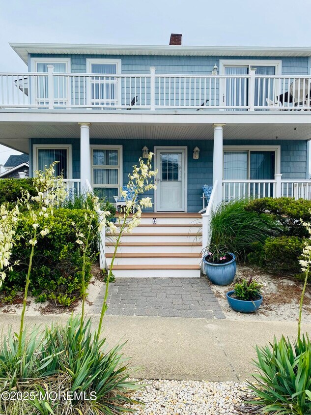 Primary Photo - 4 Camden Ave