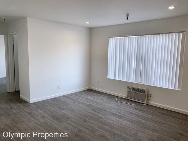 Building Photo - 3746 Mentone Ave