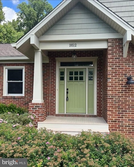 Foto del edificio - 10512 Norman Ave