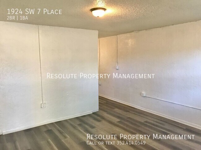 Building Photo - 2 Bedroom, 1 Bath