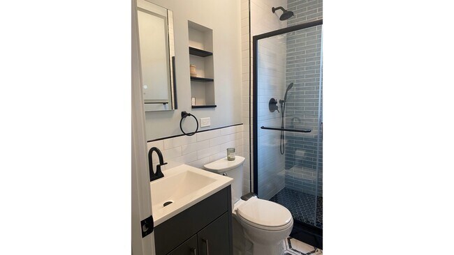 Foto del edificio - 431 W 121st St