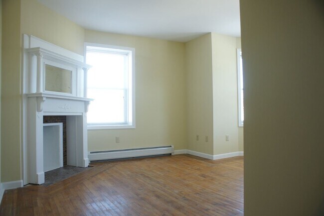Building Photo - 140 Bradford St