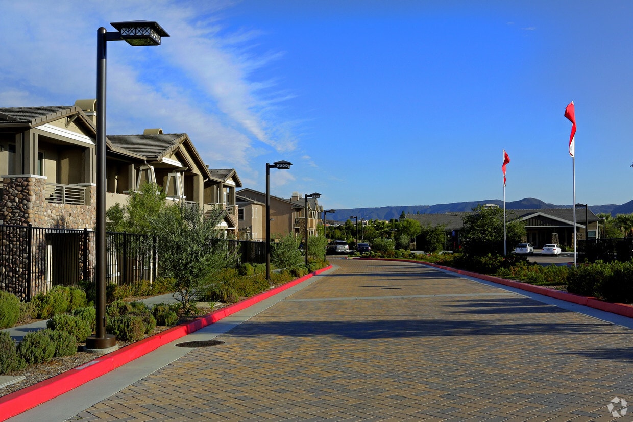 Oak Springs Ranch Apartments Wildomar, CA