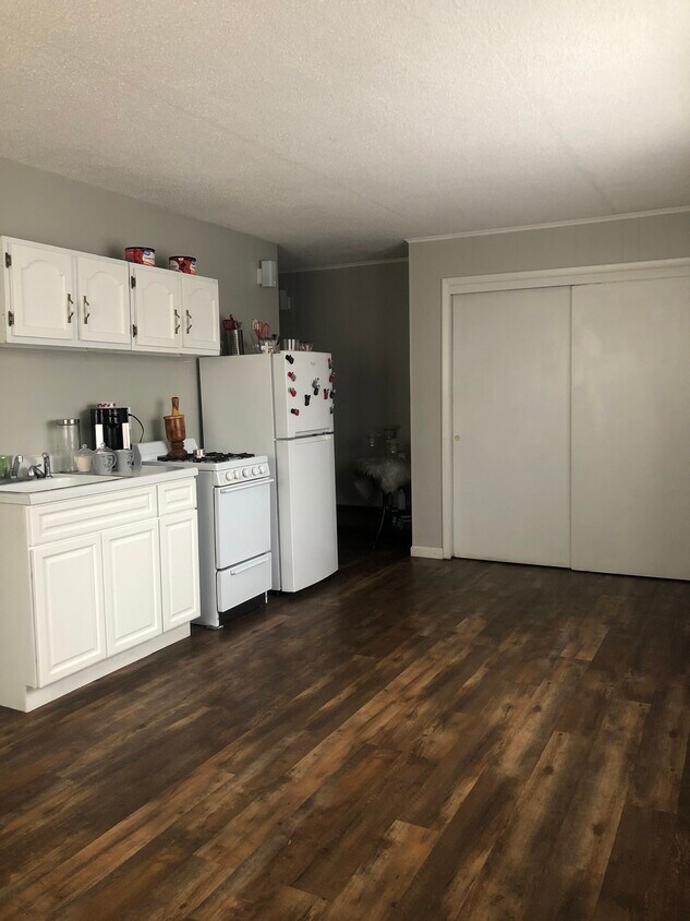 Kitchen - 941 Tonawanda St