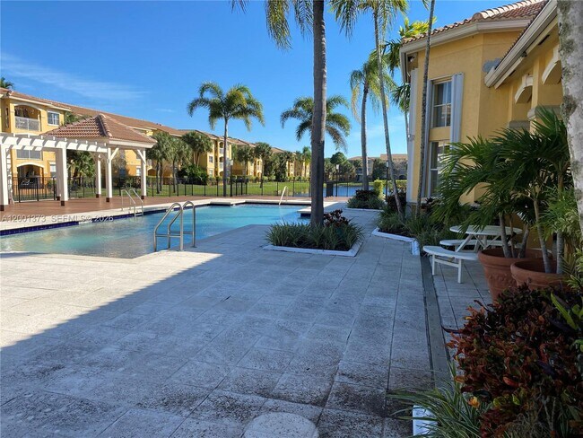 Foto del edificio - 9645 NW 1st Ct