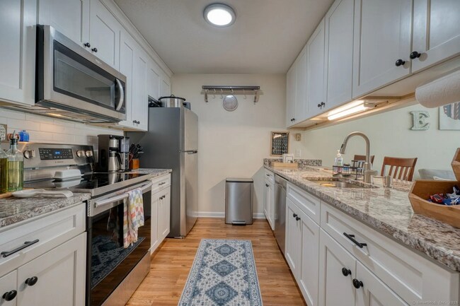 Foto del edificio - 308 Carlton Ln