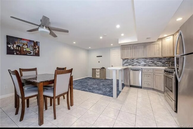 Foto del edificio - 187 Revere Ave