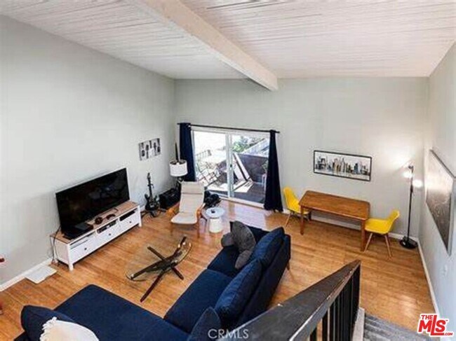 Foto del edificio - 5460 White Oak Ave