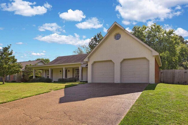 Building Photo - 65 Camellia Ln