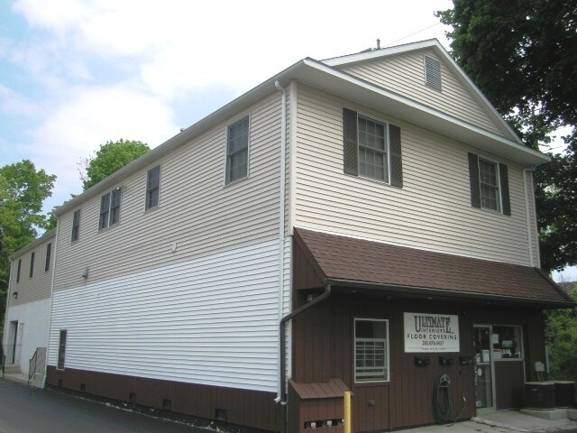 Primary Photo - 47 River St