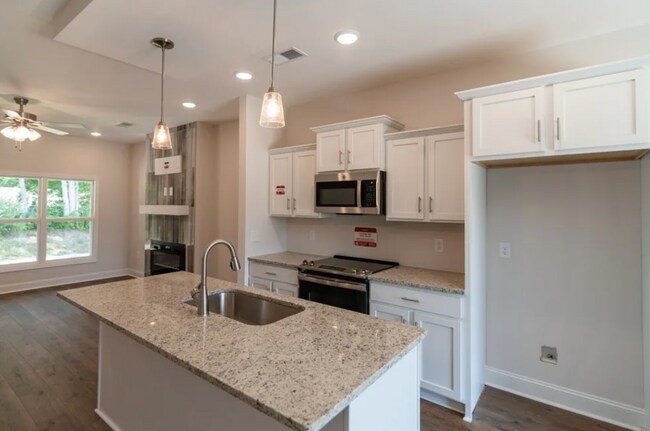 Building Photo - New Construction Modern Home With Open Floor Plan, Whte Cabintery and Primary Bedroom Suite