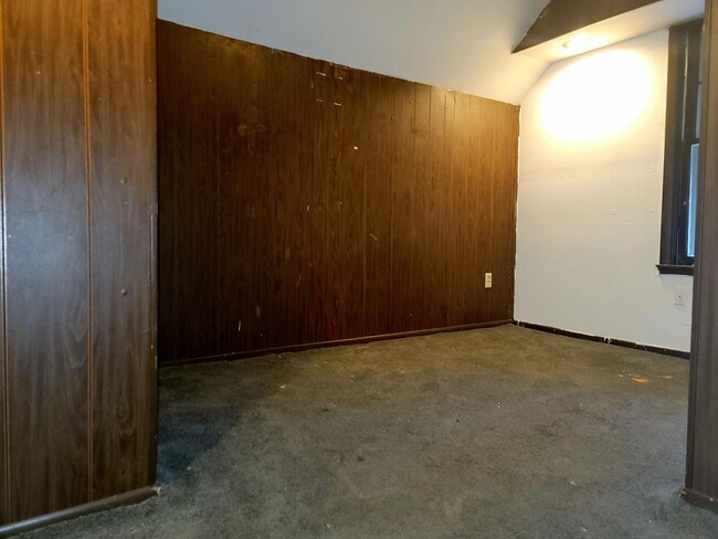 Building Photo - 1209 8th St SE