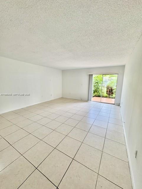 Building Photo - 9351 Fontainebleau Blvd