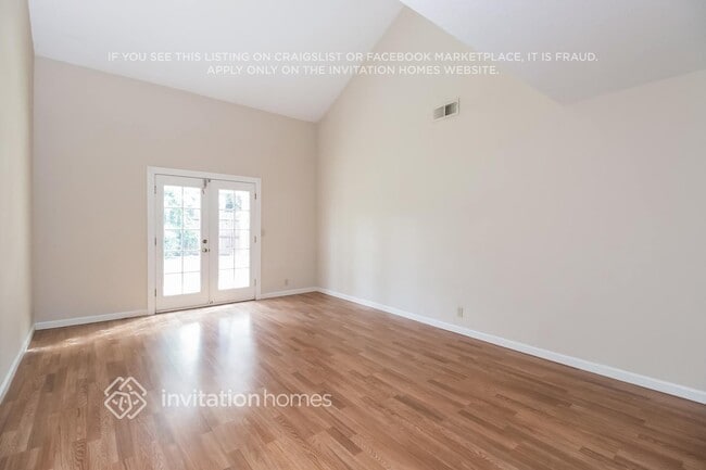 Foto del edificio - 363 Rose Garden Ct