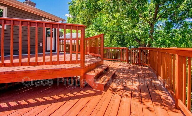 Building Photo - 1557 S Salida Way