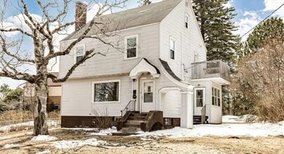 Building Photo - 1325 N 19th Ave E