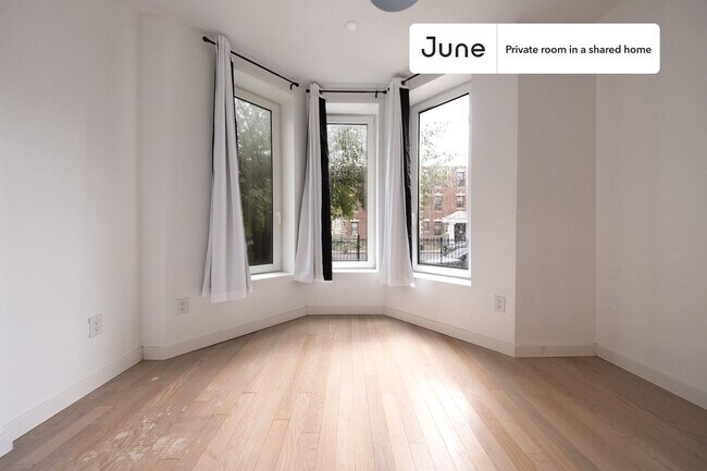 Foto del edificio - Room in Shared 4 bed/2 bath home in Ditmas Park