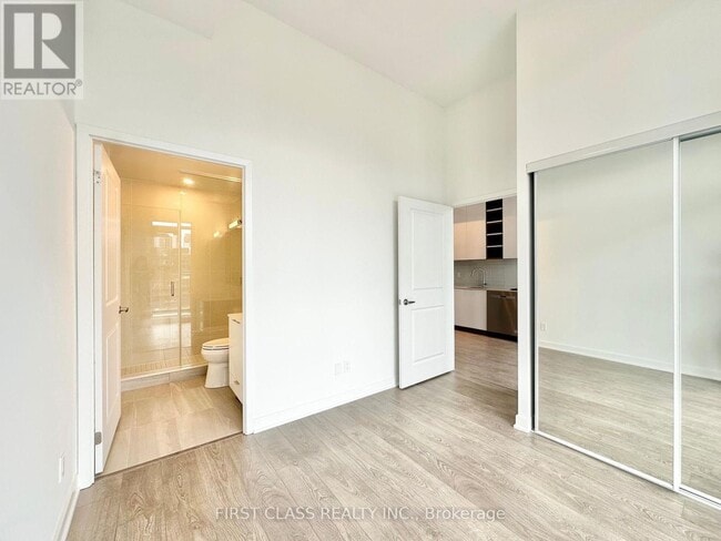 Photo du bâtiment - 543 Richmond St W