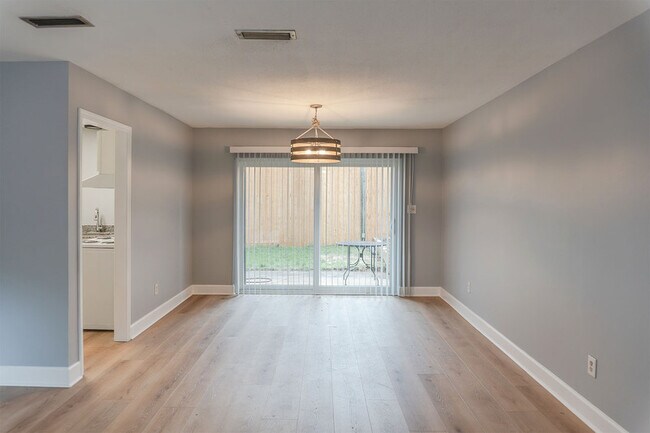 Foto del edificio - 413 E 7th Ave