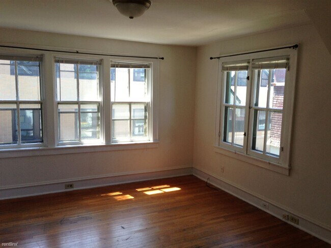 Building Photo - Studio, 1 bath  - 121 Madison Ave SE # 17
