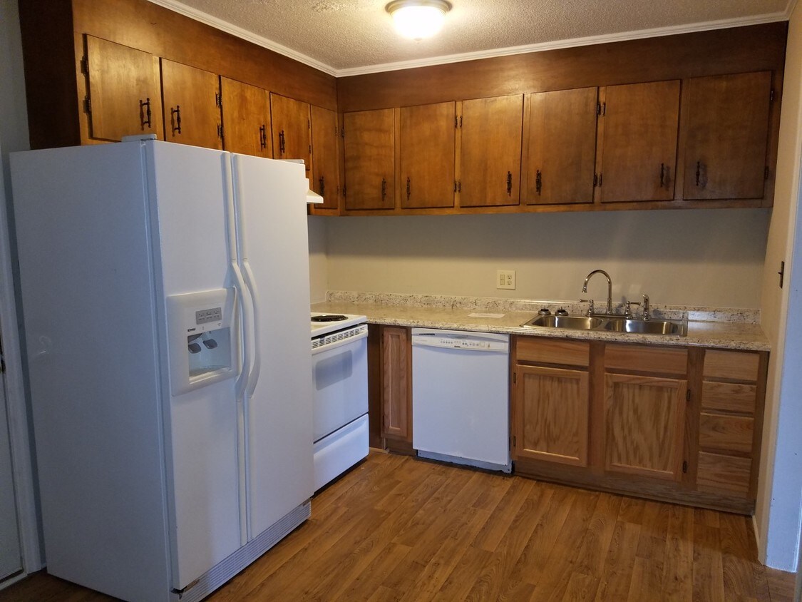 Cocina - 3624 Yarbrough Ave
