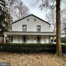 Building Photo - 2 Titus Ave