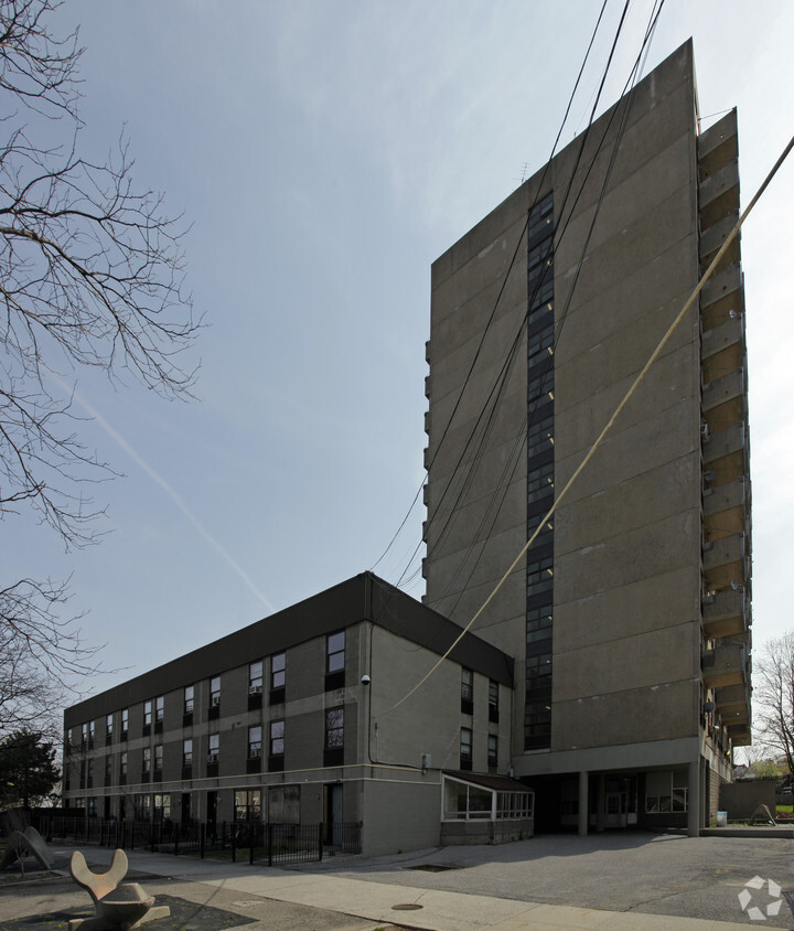 Building Photo - North Shore Plaza