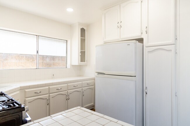 Kitchen - 1436 W 182nd St