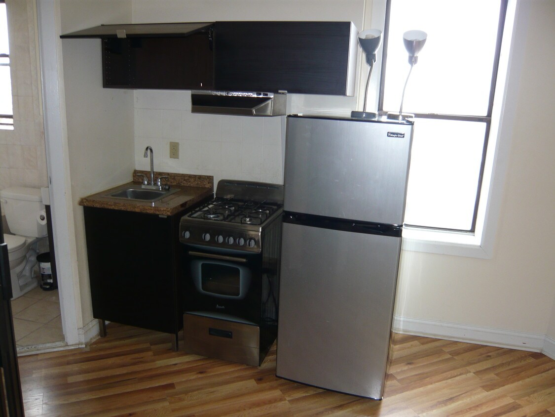 Primary Photo - 60-64 Sip Ave