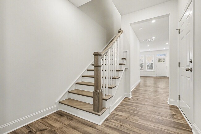 Building Photo - 2915 Herringbone Rd