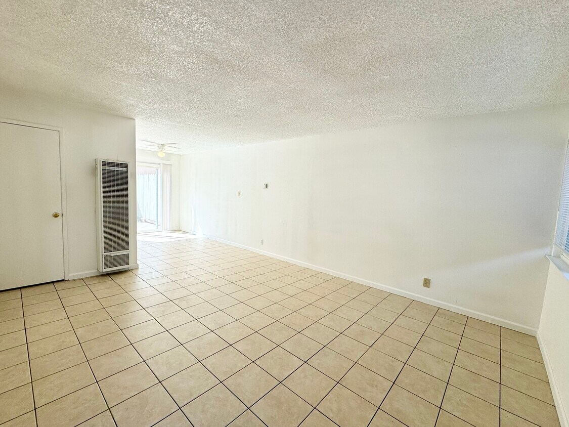 Primary Photo - 131 Freeway Dr