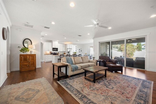 Building Photo - 4005 W El Prado Blvd