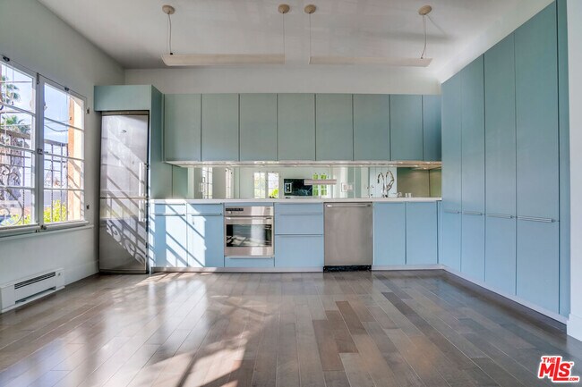 Foto del edificio - 109 N Sycamore Ave