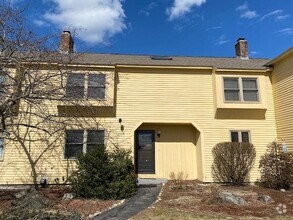 Building Photo - 439 N River Rd
