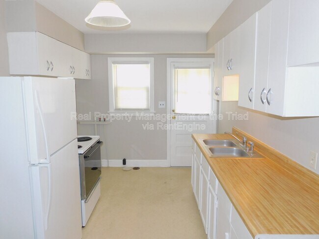 Foto del edificio - 2644 Walker Ave