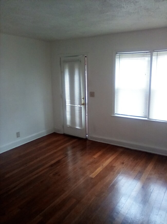 living room - 3056 Ascension St