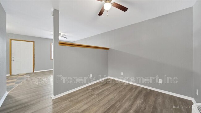 Building Photo - 1610 E Rock Falls Rd