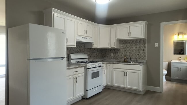 Building Photo - 1004 Bloomfield Dr
