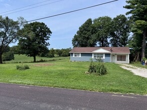 Building Photo - 707 S Rustic Rd