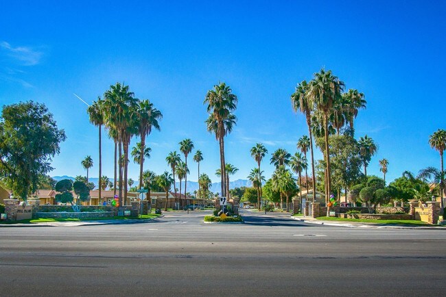 Royal Palms Apartments Palm Desert Ca Building Photo Royal Palms