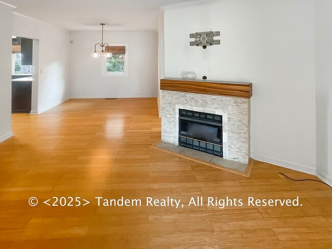 Building Photo - 401 Cleves St