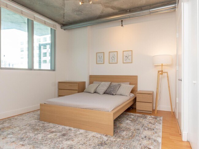 Foto del edificio - 690 SW 1st Ct